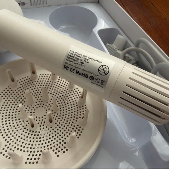 NIB Diamon Chef High-Speed lonic Hair Dryer, 1400W Brushless Blow Dryer in White - Picture 8 of 14